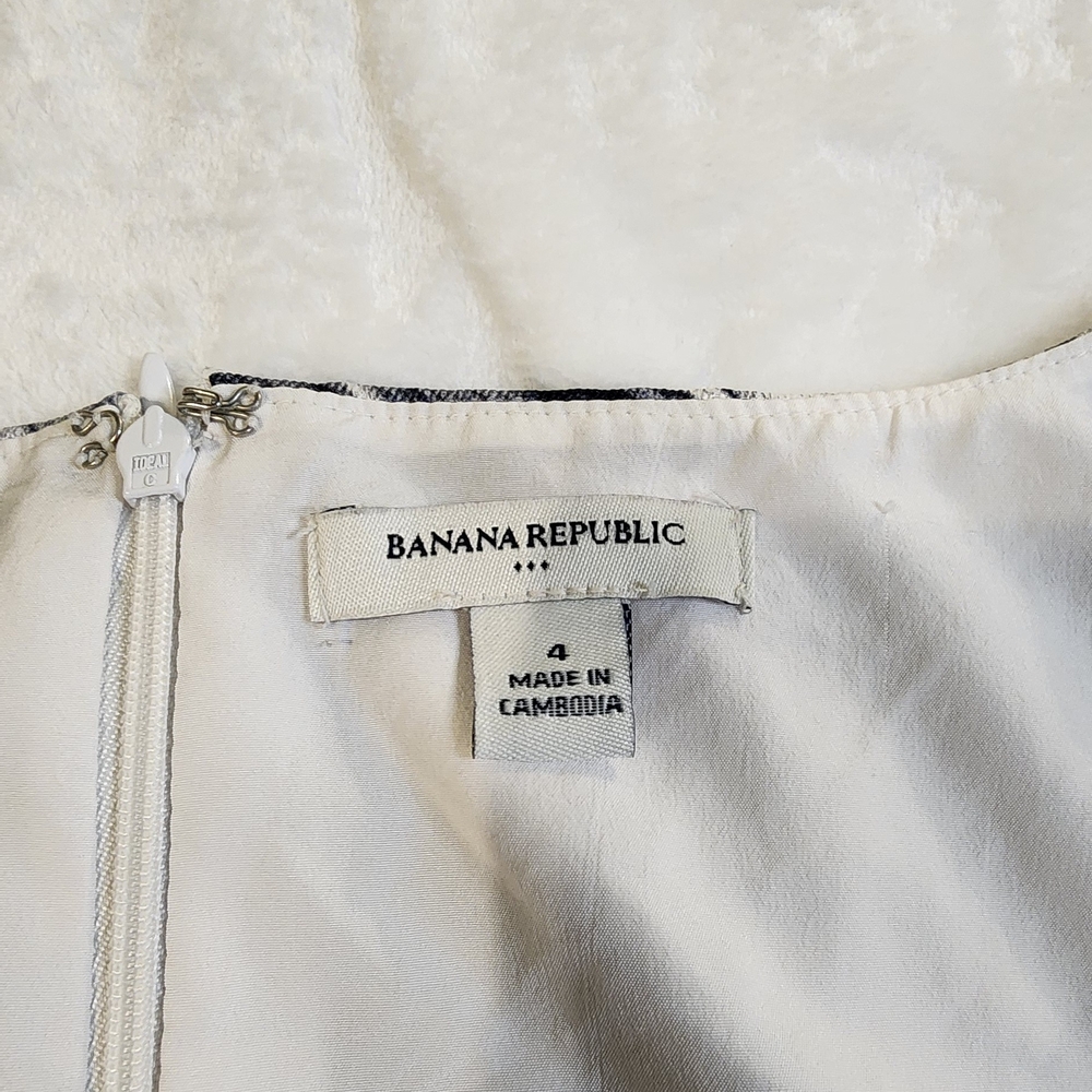Banana Republic Fit And Flare Midi Dress, Navy Blue and White, EUC, Size‎ 4 - Picture 7 of 8